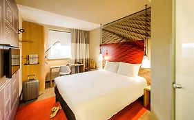Ibis Hamburg City 3*